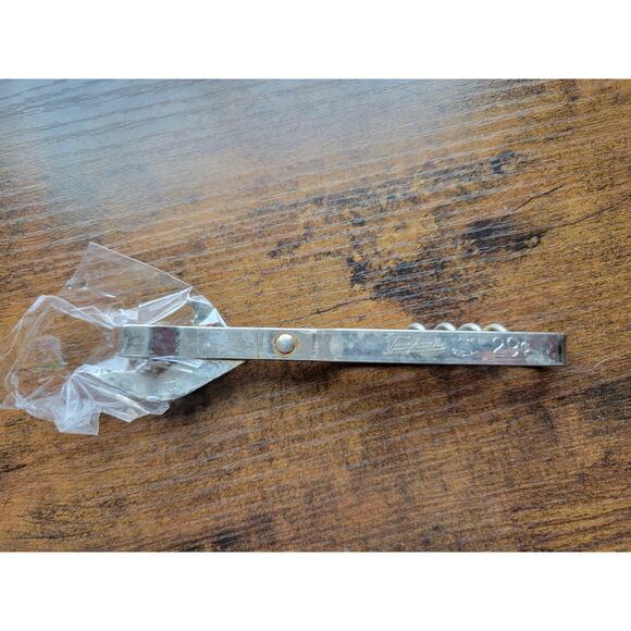 Vintage Vaughan's Manual Can Opener, Bottle Opener Multi-Tool - 29 cents - USA - Picture 1 of 8